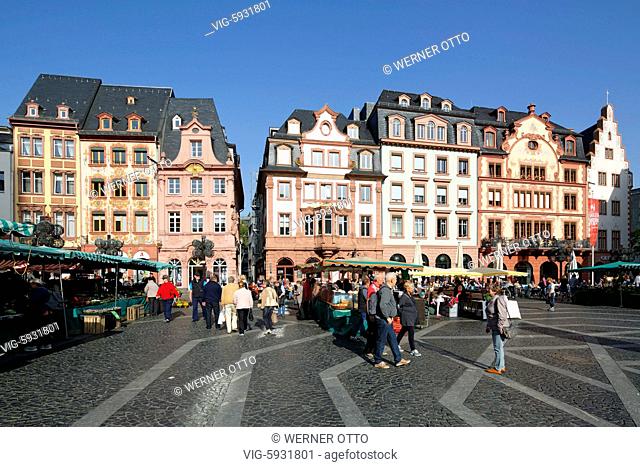 D-Mainz, Rhine, Rhine-Main district, Rhineland, Rhineland-Palatinate, weekly market at the market place, business houses and residential buildings
