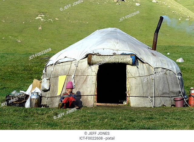 Kyrgyzstan, near lake Kol Ukok, yurt