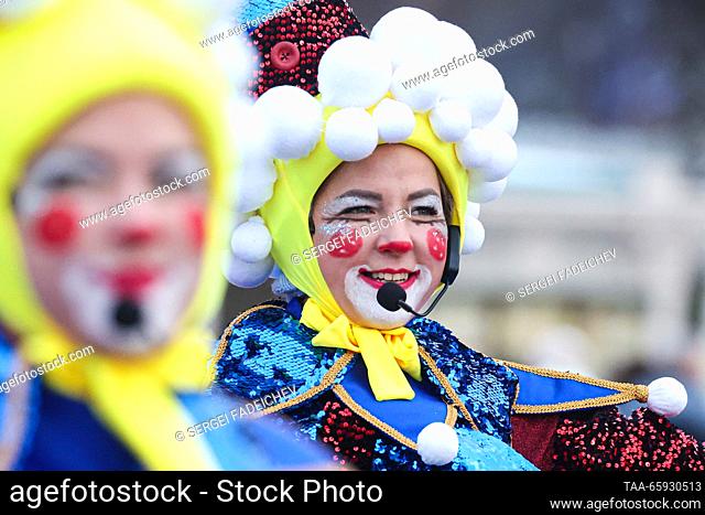 RUSSIA, MOSCOW - DECEMBER 20, 2023: A performer is seen on the main alley of the VDNKh exhibition centre during the Russia Expo international exhibition and...