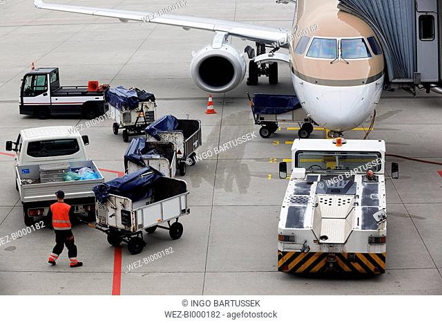 Germany, Lower Saxony, Hanover Airport, Plane is being loaded