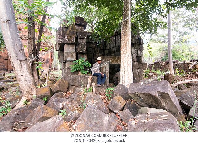 the Khmer Temple of Prasat Neak Buos east of the Town of Sra Em north of the city Preah Vihear in Northwaest Cambodia. Cambodia, Sra Em, November, 2017