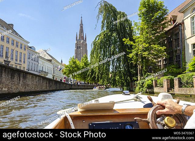 Boat rides through the city of Bruges, beautiful urban landscapes