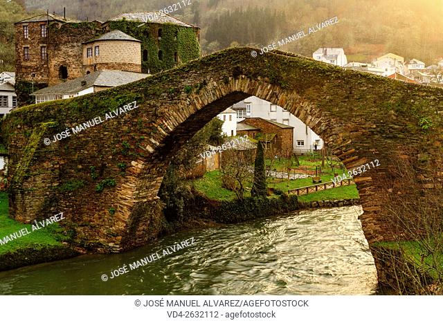 Medieval bridge and castle of Navia de Suarna (Ancares). Ancares is a biosphere reserve, located in the province of Lugo, Galicia, Spain