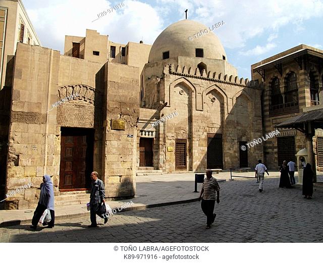 Madrasa Mausoleo de Al Salih Nagm Al Din Ayyub, calle Al Muizz, El Cairo, Egipto