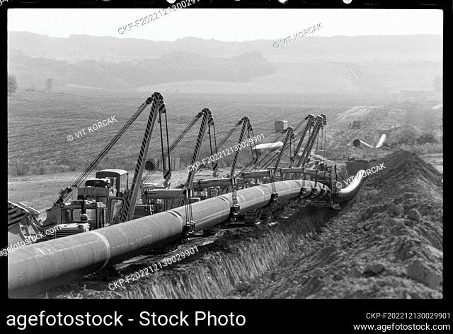 ***SEPTEMBER 1983 FILE PHOTO*** The first 45 kilometres of the welded and half of the insulated and laid pipeline have been built by the builders of the 4th...