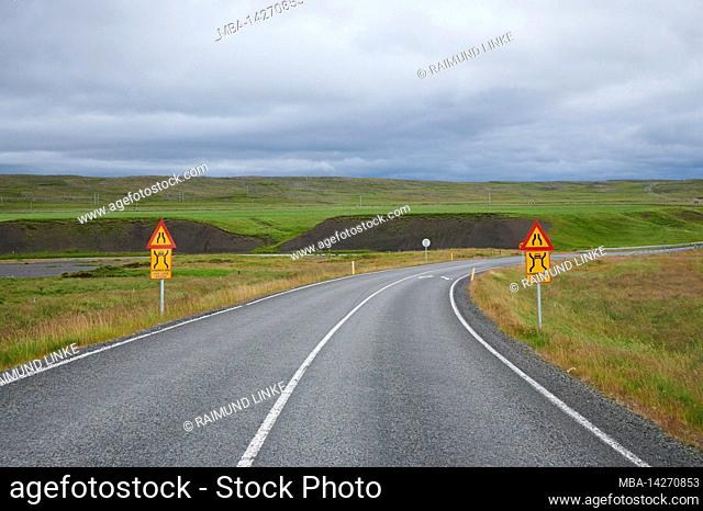 Straße, Traffic Sign, Lane, Narrowing, Summer, Vesturland, Iceland