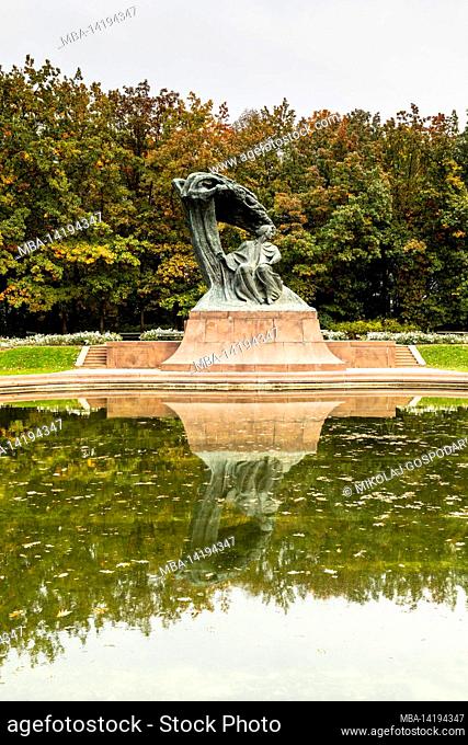 Europe, Poland, Voivodeship Masovian, Warsaw - Chopin monument in Lazienki Park