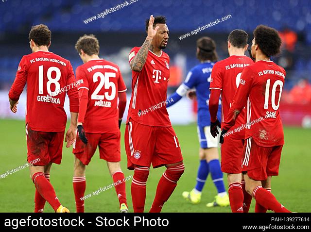 Jerome BOATENG (FC Bayern Munich), claps with players, action. Soccer 1st Bundesliga season 2020/2021, 18th matchday, matchday18