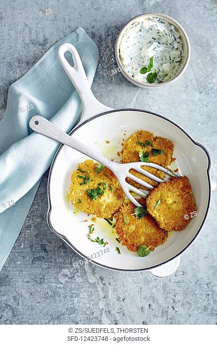 Amaranth fritters with herb quark
