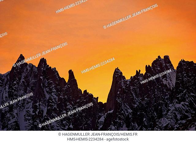 France, Haute Savoie, Chamonix, the les aiguilles de Chamonix at sunset, Mont Blanc range