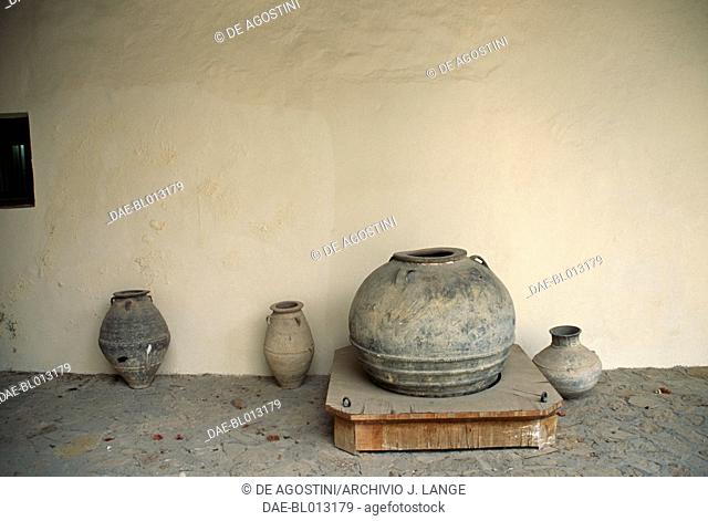 Terracotta vases and jar, Ras al-Khaymah, United Arab Emirates.  Ras Al Khaimah, Ras Al Khaimah National Museum