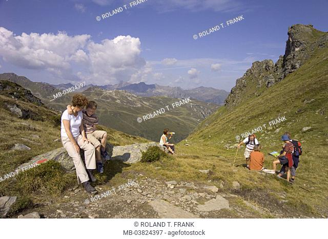 Austria, Vorarlberg, Montafon, mountain,  Versettla, mountain hikers, rest,   Europe, Alps, central Alps, mountains, hikers, traveling group, mountain hike