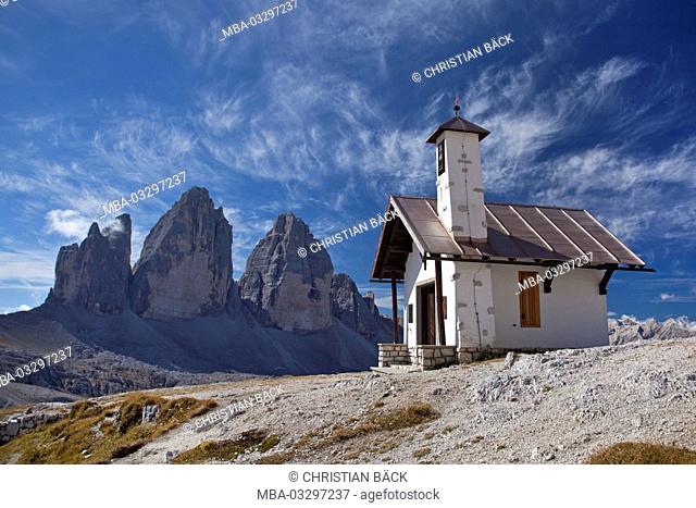 Tre Cime di Lavaredo with the chapel of the 'Drei Zinnen' hut, Sextener Dolomites, South Tirol, Northern Italy, Italy