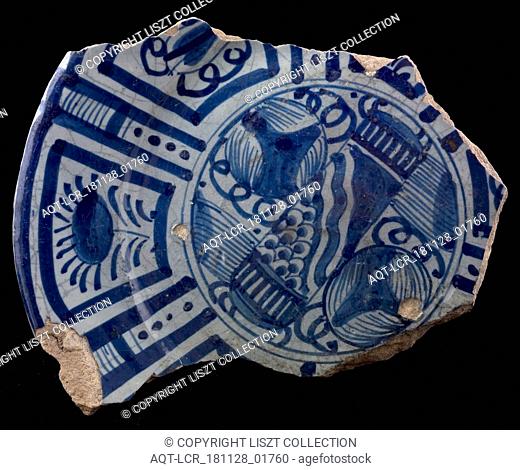 Fragment majolica plate, blue on white, Chinese decor with roll of paper, border in Wanli style, plate crockery holder soil find ceramics pottery glaze, total