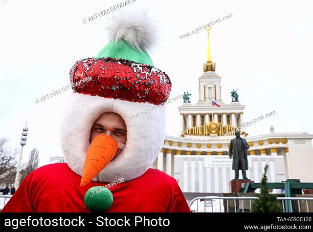 RUSSIA, MOSCOW - DECEMBER 20, 2023: A performer is seen during the Russia Expo international exhibition and forum at the VDNKh exhibition centre