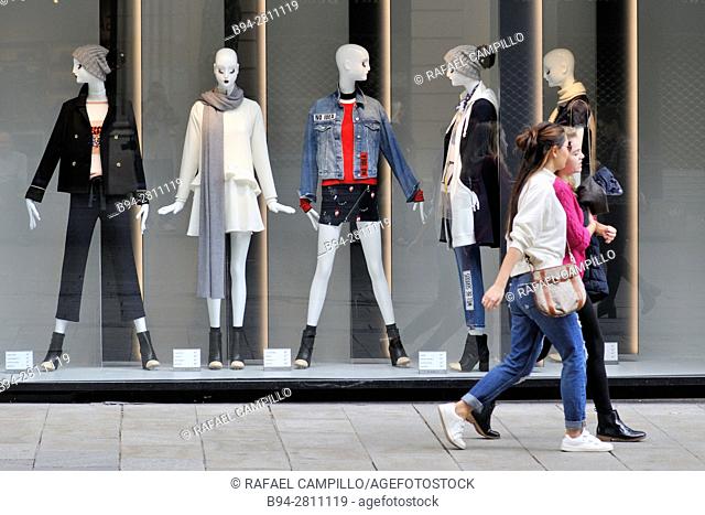Dummies in clothing store. Portal de L'Angel. Barcelona. Catalonia. Spain
