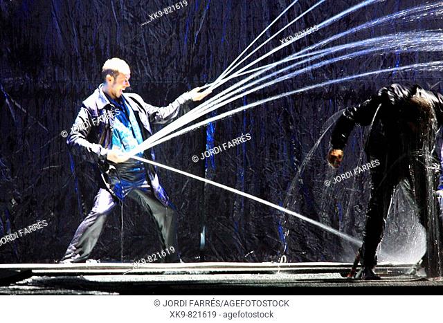 El hombre vertiente (The Pouring Man),  show by Pichón Baldinu. Expo 2008, Zaragoza, spain (22/06/2008)