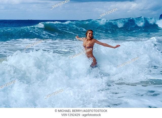 Woman on the beach, Kauai, Hawaai