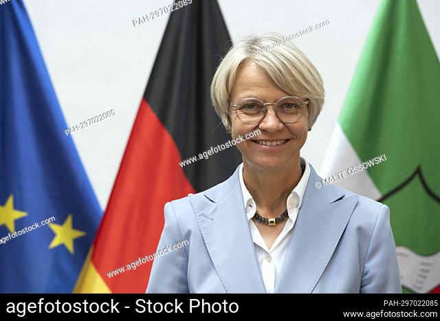 Dorothee Feller, CDU, Minister for School and Education of the State of North Rhine-Westphalia , , Portraet, PortrÃ-t, Portrait, Cut single picture