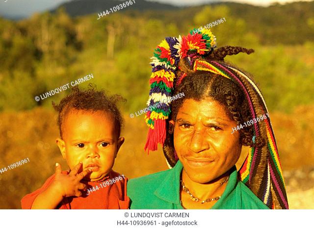 culture, ethnic, person, indigenous, people, native, tribes, tribeswoman, highlander, mother, child, Huli, Tari, valley, Tari Valley