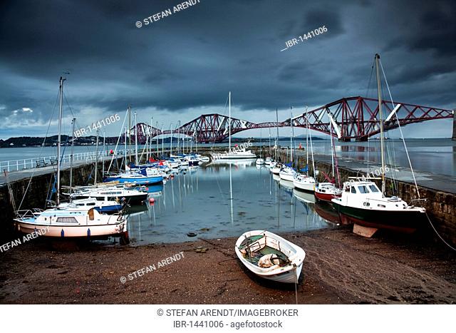 The Port of Queensferry with the Forth Railway Bridge, Scotland, United Kingdom, Europe