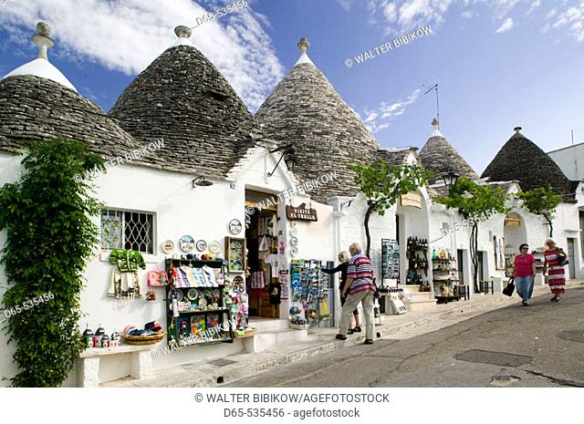 Terra dei Trulli-Unesco World Heritage Site, Tourists/Shoppers, Alberobello. Puglia, Italy