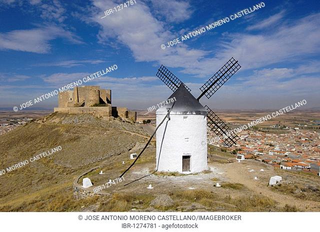 Windmill and Caballeros de San Juan de Jerusalén Castle, 12th century, Consuegra, Toledo province, Route of Don Quixote, Castilla-La Mancha, Spain, Europe