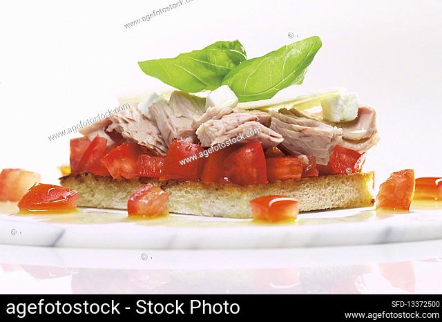 Tomato and tuna sandwich