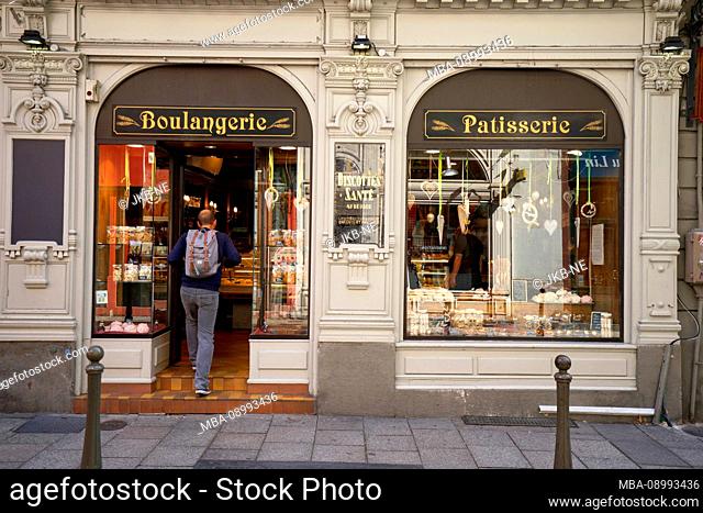 France, Alsace, Strasbourg, shop, boulangerie, patisserie, bakery, pastry, outside