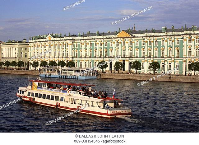 Russia, St Petersburg, Neva River, The Hermitage, Winter Palace, Tourist Boat