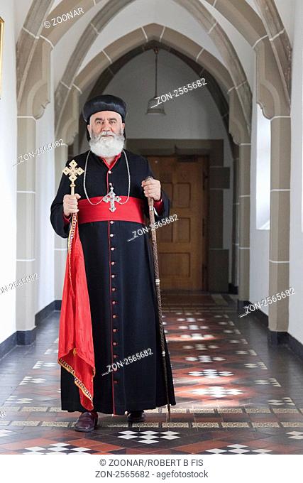 Der syrisch-orthodoxe Erzbischof Julius Dr. Hanna Aydin in seinem Kloster, dem ehemaligen Dominikanerkloster in Warburg / syrian orthodox archbishop Julius Dr