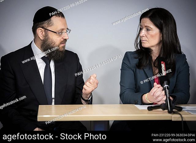 20 December 2023, Berlin: Rabbi Yehuda Teichtal, Chairman of the Jewish Community Chabad Berlin, speaks alongside Katharina Günther-Wünsch (CDU)