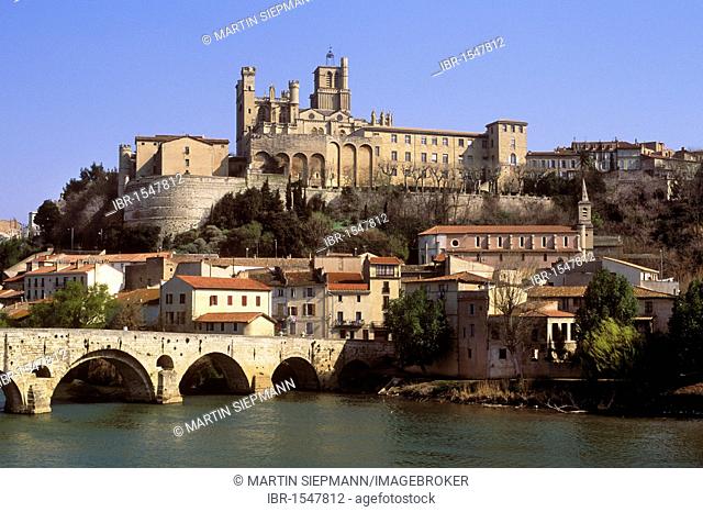 Cathédrale Saint-Nazaire-et-Saint-Celse de Béziers Cathedral, Béziers, Orb river, Languedoc-Roussillon, France, Europe