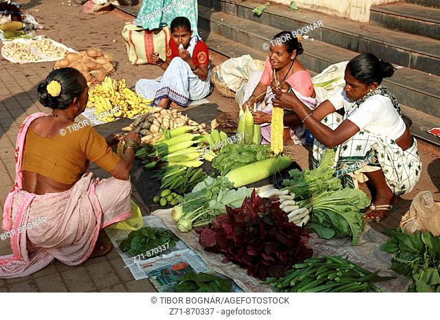 India, Goa, Panaji, Panjim, market, women