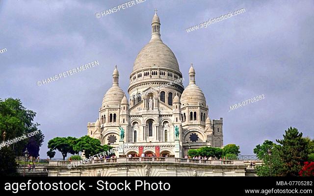 Basilica Sacré Coeur on Montmartre, Paris, Ile de France, France