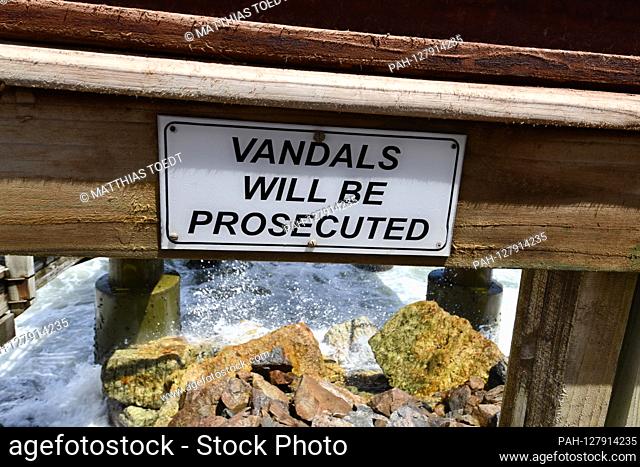Warning sign on the Seebruecke in Swakopmund after vandalism was persecuted and punished, taken on 02.03.2019. Photo: Matthias Toedt / dpa-Zentralbild / ZB /...