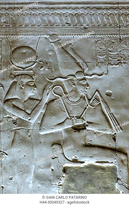 Abydos, Egypt, the mortuary temple of pharaoh Seti I, Menmaatra, (XIX° dyn. 1321-1186 B.C.) - The goddess Mut welcomes the king as Osiris