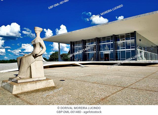 Supremo Tribunal Federal - Escultura de Alfredo Ceschiatti - JUS, Brasilia, DF, Brazil