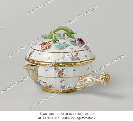 Terrine with lid and handle, multicolored painted with a Kakiemon decor, Semi-spherical terrine of painted porcelain. The terrine has a sneb and a profiled...