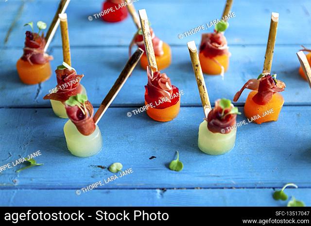Melon skewers with Parma ham