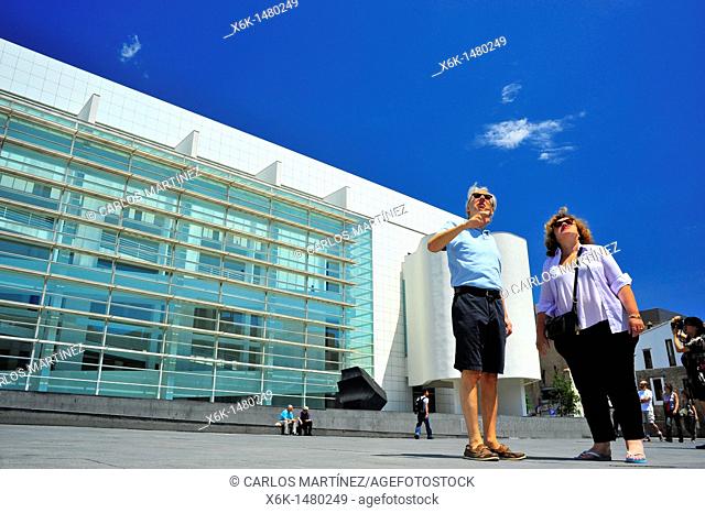 Barcelona Museum of Contemporary Art (MACBA) by Richard Meier, Barcelona, Catalonia, Spain