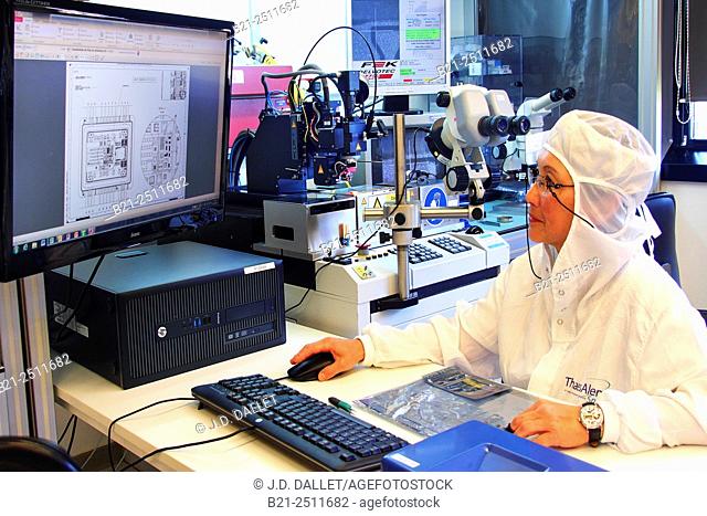 Mrs. Vu Young, thermosonic gold wire bonding, manufacture of microelectronic hybrids, Thales Aleniaspace, Toulouse, Haute-Garonne, Midi-Pyrenees, France