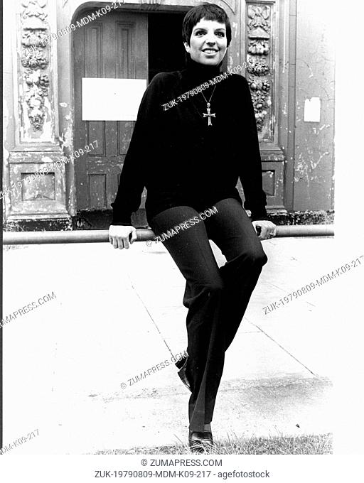 Aug. 9, 1979 - London, England, U.K. - Singer LIZA MINNELLI sitting outside of Wilton's Grand Music Hall during her sight seeing tour of London
