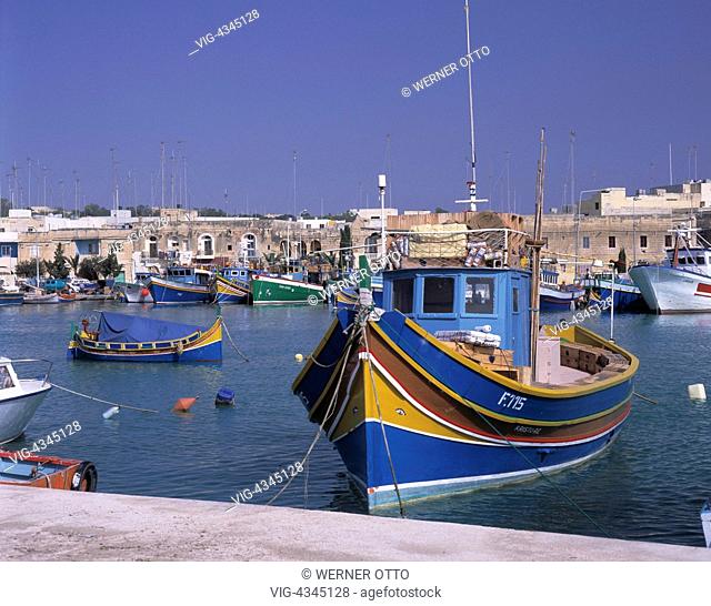 Malta, M-Marsaxlokk, Fischerhafen, Fischerboote (bunt), Luzzi Malta, M-Marsaxlokk, fishing port, fishing boats (colourful), Luzzi - Marsaxlokk, Malta