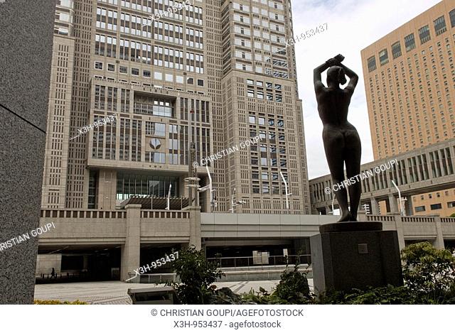 statue of woman down the Tokyo Metropolitan Gouvernment building, west Shinjuku district, Japan