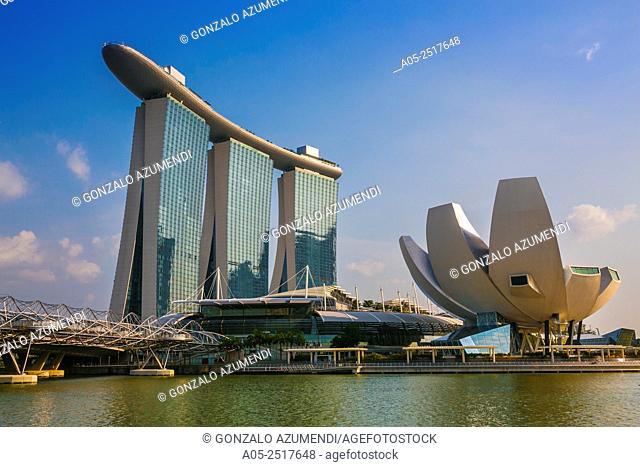 On the left Marina Bay Sands Hotel. On the right ArtScience Museum . Marina Bay. Singapore. Asia