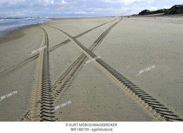 Crossing tire tracks, North Sea beach, Wangerooge, Lower Saxony, Germany