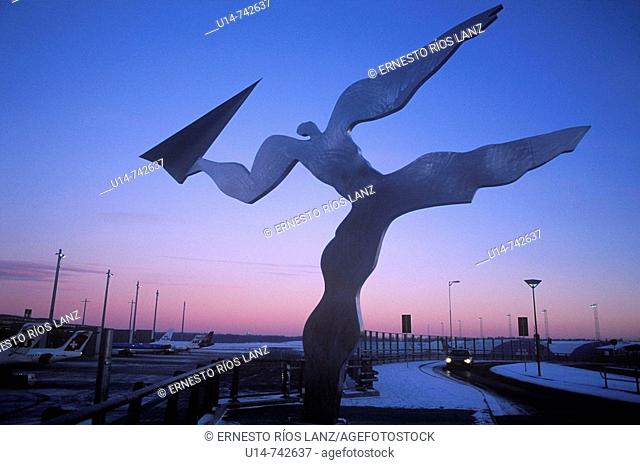 'Utkast', sculpture by Kåre Groven (1989). Oslo Airport. Norway