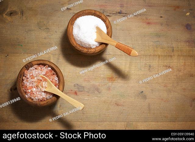 Himalayan and white salt in a bowls