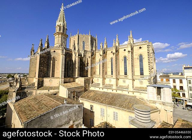 Iglesia Nuestra Senyora dels Dolors estilo neogótico del siglo XIX, edificada sobre la antigua iglesia de Sana María de Manacor, del siglo XV, Manacor, Mallorca
